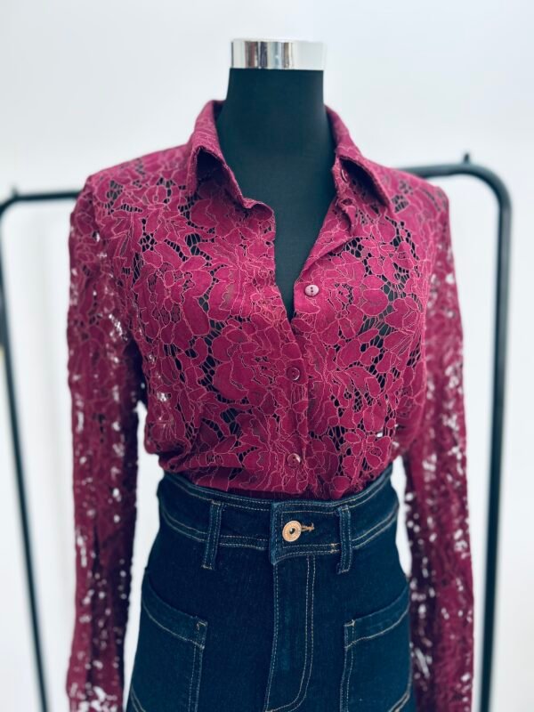 Camisa encaje granate