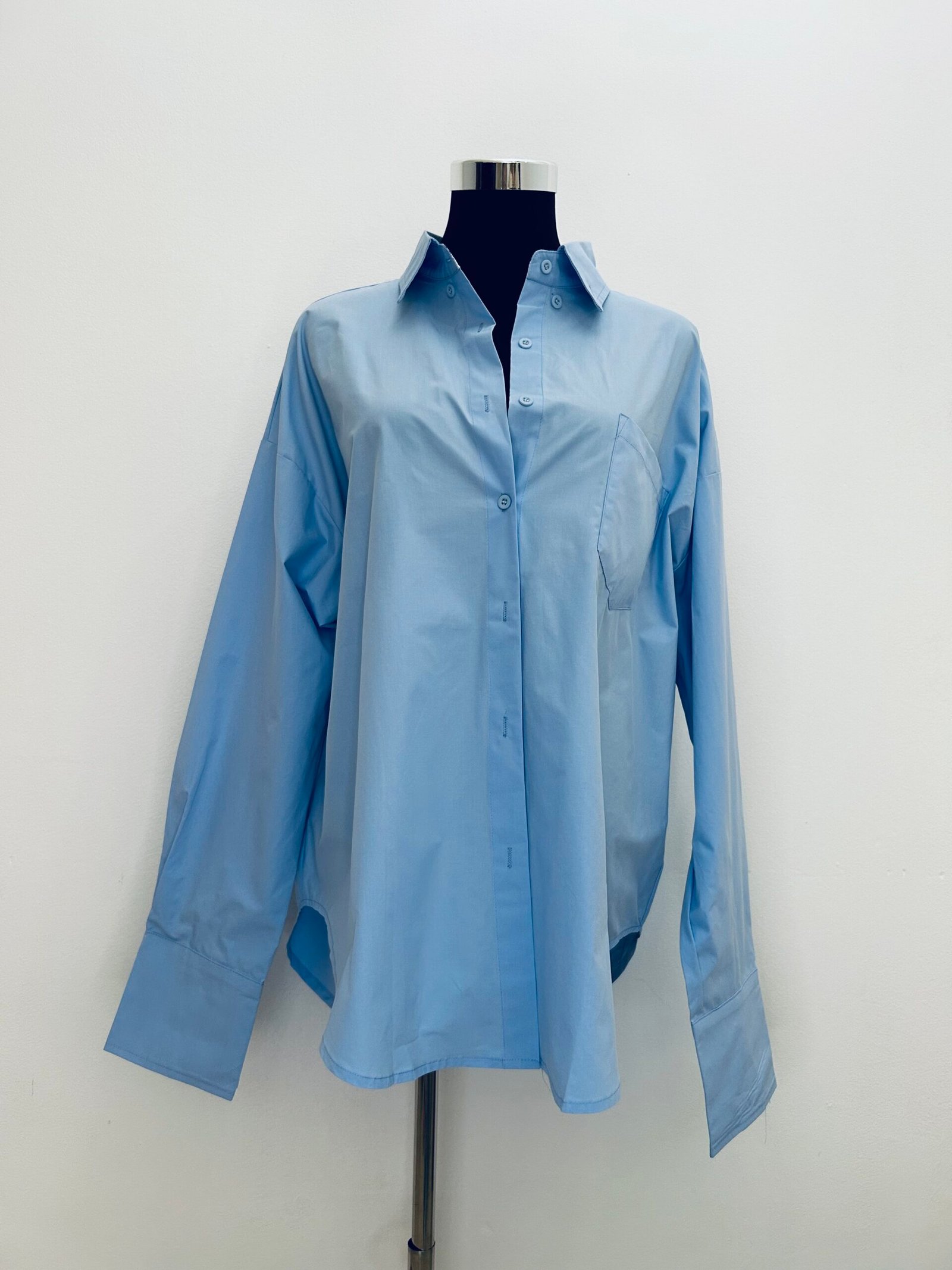 Camisa celeste oversize