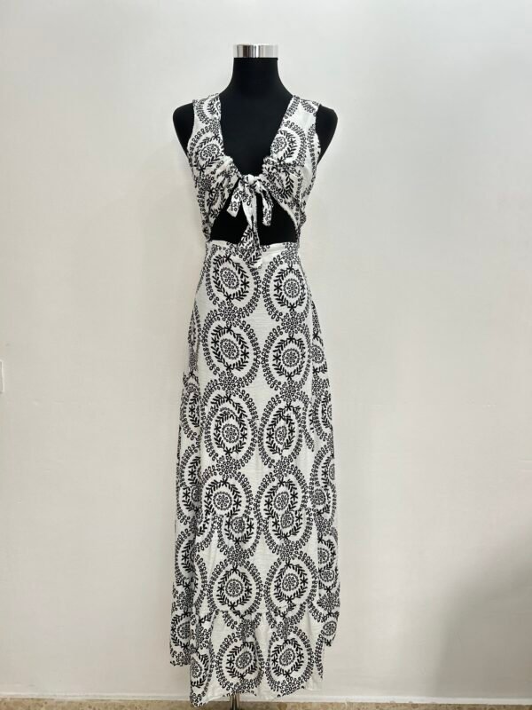 Maxi vestido nudo